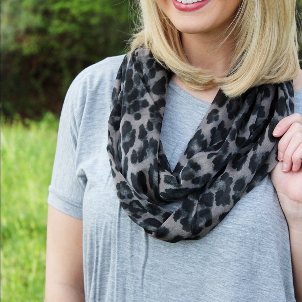 Lustrous Leopard Infinity Scarf in Charcoal - Picture 2 of 2
